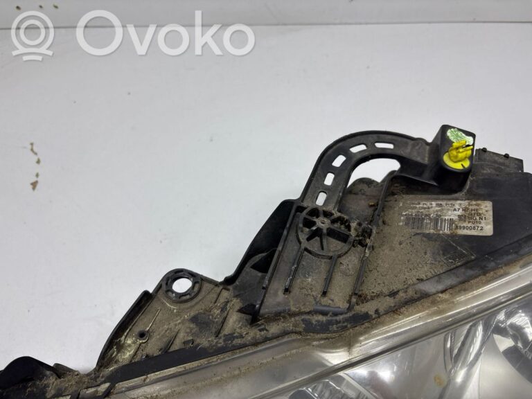 0fa7818367f49bcfe97835e5304b9b5a-6c9624563f067ec9b8e68e8be86ec159_headlight_headlamp