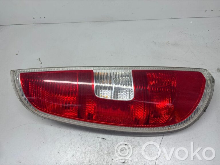 10a0ea402f7398c64dfd44e25178d019-3a13c4c7f34bd09d88c2c19ad9d6dd26_rear_tail_lights