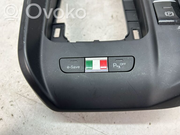 10d66cb7773056999da064ecce20b1f7-cb014c556917d80c4f475974efea3afb_gear_shifter_surround_trim_plastic