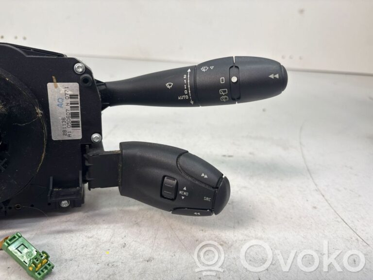 11fc87a4f3e12ce505cbedd45a84549c-6f5739fb8541d18e041d89fd9ff52ebb_wiper_turn_signal_indicator_stalk_switch