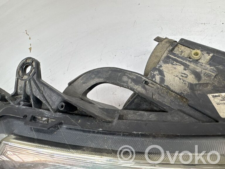 127b4ffd21ad09dc99f6f1035917d8ed-99055c2bca45ba56dd57135865eda9da_headlight_headlamp