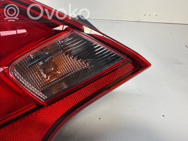 12ae809337cfb0a2535dd76f1612adc0-a30e4276b2aeea47656185b358a35dce_rear_tail_lights