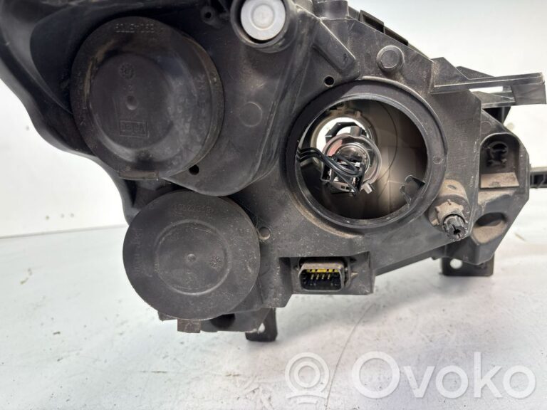 12dbab8c6d8e46ca8740c432e4421678-d2d3bec57a07b23a6fbec11d2f98e773_headlight_headlamp
