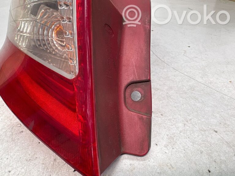 1335f3c41b19da56501437f7fa0f2279-f6346169467358ff9dfb7b76ca210e45_rear_tail_lights