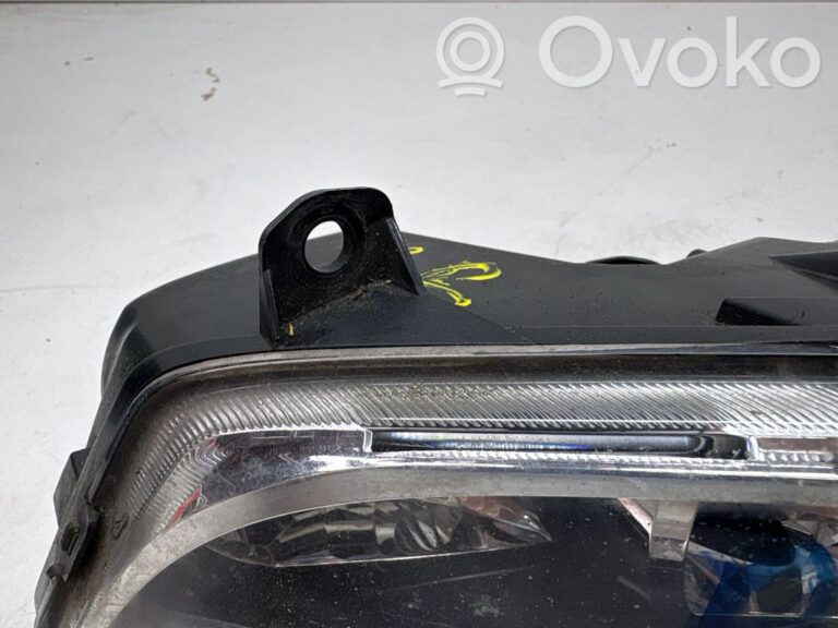 136b6bf28a7b42e1f0111b8c0c0fe77c-c53bd26b29176a767783c817a3c23234_front_fog_light