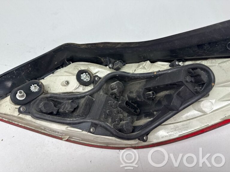 138bc25ceef1d5c7c6b49676a412b9d7-31e9f25c6da6cbe6ce81f4d94827099c_rear_tail_lights