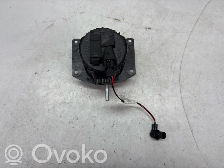 141cb649047875c70b08df442c65407d-c980b2b78d4be5cac7816df2cb82e11c_rear_tail_lights