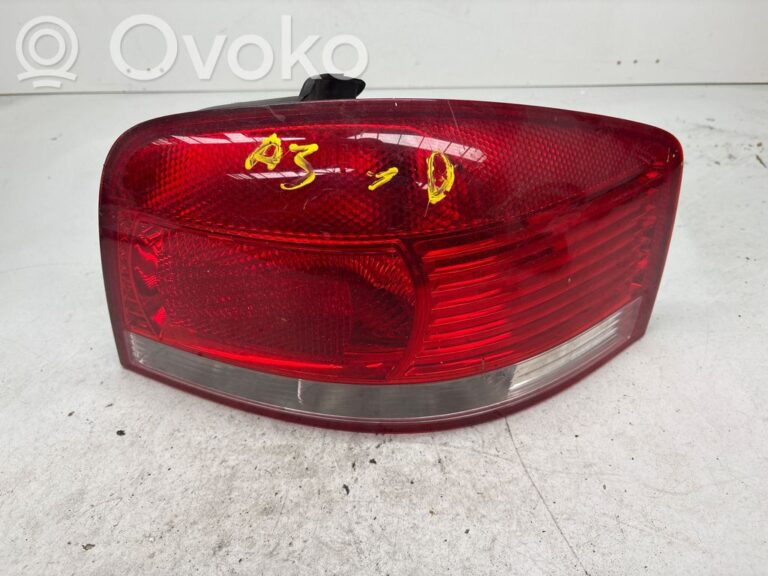 144b3f9ebed7f8f51e0960b45816ea07-f8068c30ed0d430345441d52fdc3c21c_rear_tail_lights