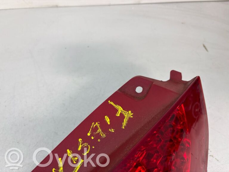 149202ea0b9249f984f2556f6fcb7a12-302e8b5e6b6c115a79a0c1b4427b8d54_rear_tail_lights