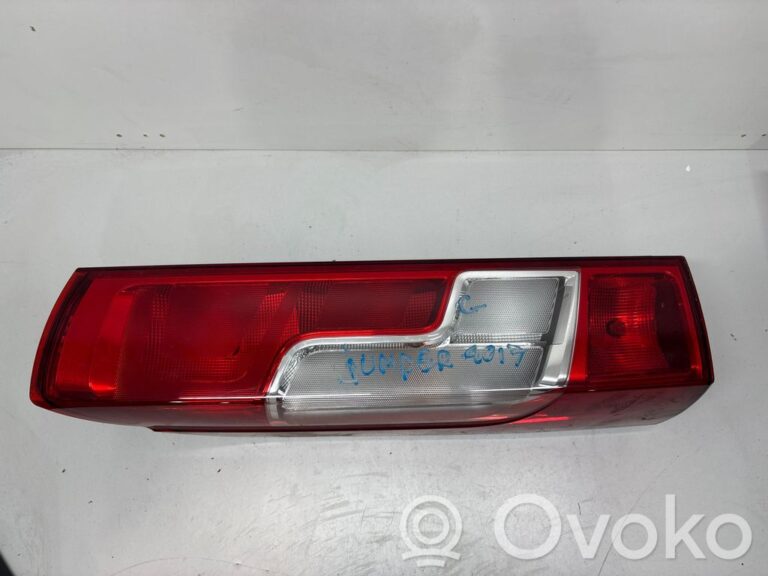 153978894247ac572bb67bc15ed4fc62-15a166672a73ed2627cd01f2f3c3baaf_rear_tail_lights
