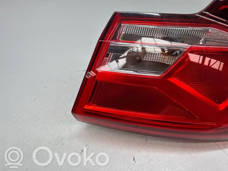 165f8d527a116accbcae68dd05e97809-9c2d90993dfe781650719b9eacdd4b5f_rear_tail_lights