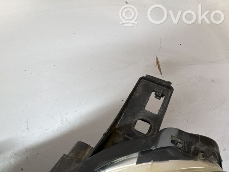 1691b94c52355af22fc26bd1e89de849-805105bfad06d7fd725c422fde055725_headlight_headlamp