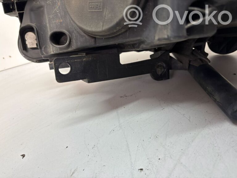 16d449d87b6df3269812c30151d0ea49-cfb5e49f0063c47259036bb8d8e0150a_headlight_headlamp