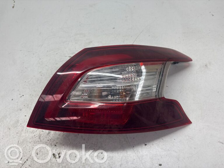 189eb132e400ec4ec3cbe2ea333e287c-6ee7cf8435a7d3dd821699af745cc18b_rear_tail_lights