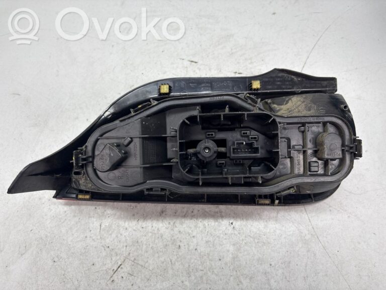 19019b3f3b286cce6cd7b98dd88d1674-85ad560c0f8ebb757cf482a80a2188d0_rear_tail_lights