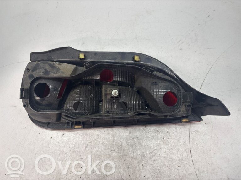 192763988a5aff38b735ed9653fc904d-464287fb68ccc8ff97ae84475a841cbd_rear_tail_lights