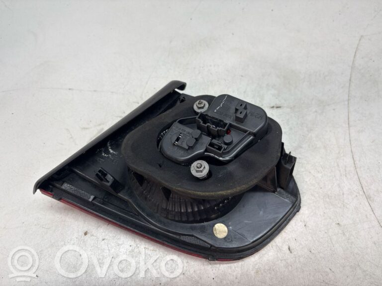 1a57542ed45c42d3c58f48f0d52a3e8d-29baa11ab33c9b502c0bcbc95aac0ef4_tailgate_rear_tail_lights