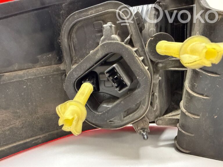1b5484611b986095457e94597aeb1458-dc62113c84aeeb2c173d0bfaca819254_rear_tail_lights