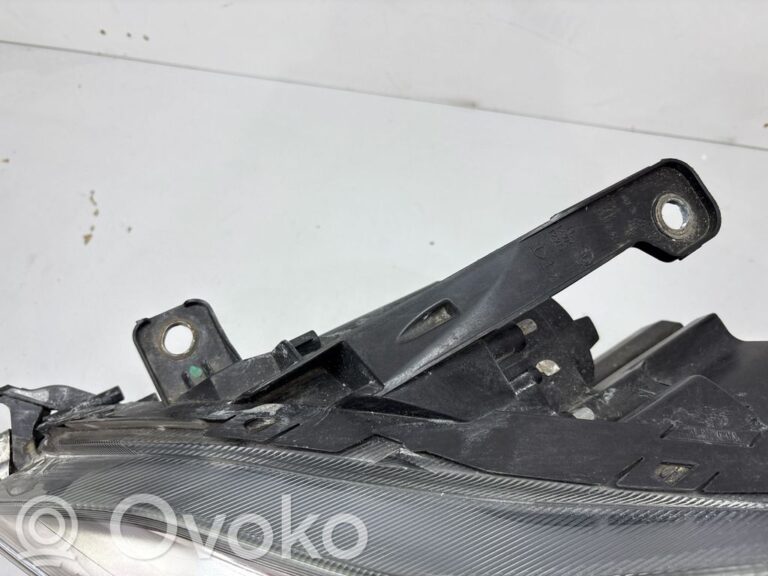 1d557f9dc898c3bc5da8ef50ad304c15-b2a739c435bcfa2f0f72d03dc49b53b6_headlight_headlamp