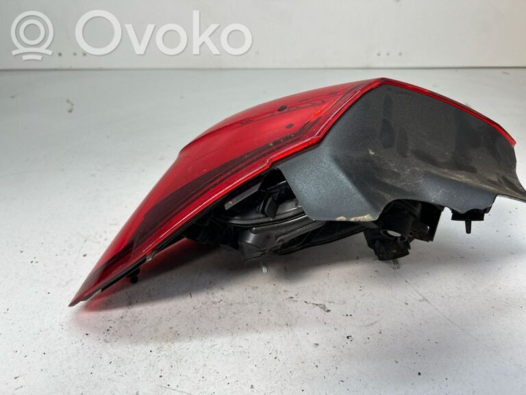 1db574246383eaeb15556768c3f50759-0869f78f47b0e7349d0d5c3da80e6436_rear_tail_lights