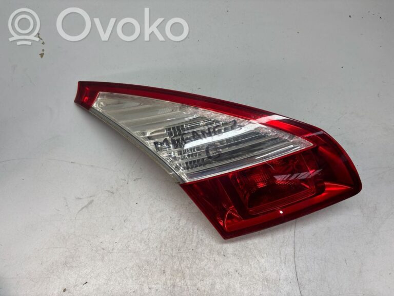 1f51ae5364733b5bce12700f4b42038e-e249dbb97c6ea77746dddccfb2c3026d_tailgate_rear_tail_lights