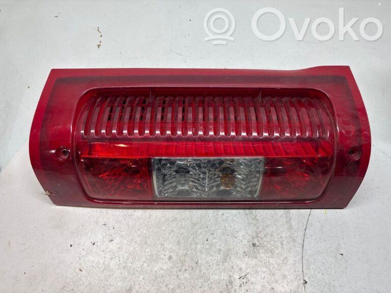 205328c8247dc7610a3194d6b4952a7e-022934bc82f33c484f94facef01612fd_rear_tail_lights