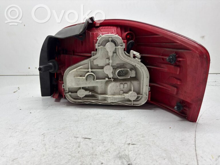 20b4ee5e78942124140da3acbfe1fdd3-8e89fe7cd15eecfdc014d964b5612593_rear_tail_lights