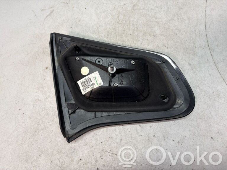 2134b7e8796813c4fa2e7ac852d56c39-c4f6374d5a57fd79f562dc7ae49c181c_rear_tail_lights