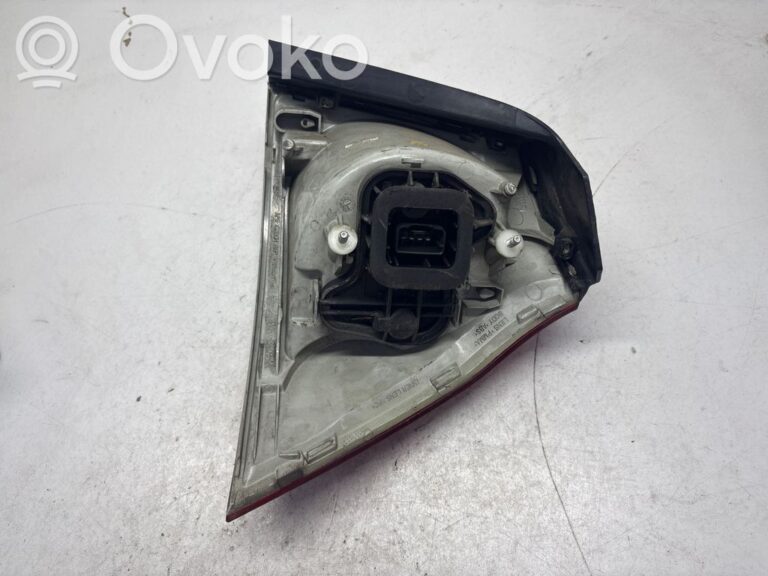 21547629bc4e969af52c68be5b617ee5-a11ac60c940c4fc1085e13788fdc32d9_rear_tail_lights