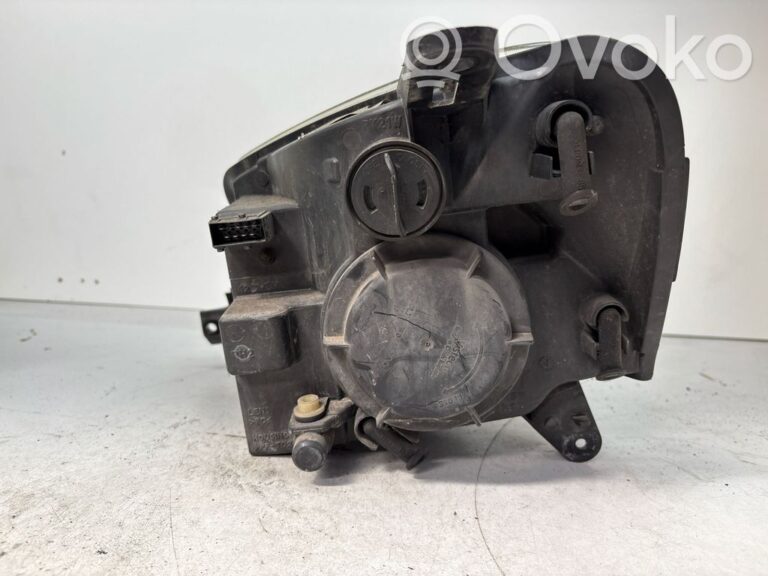 225b9659ba77a489b025aac9863200b5-3e390c8df49f4b332392aa26f9ea4c8d_headlight_headlamp
