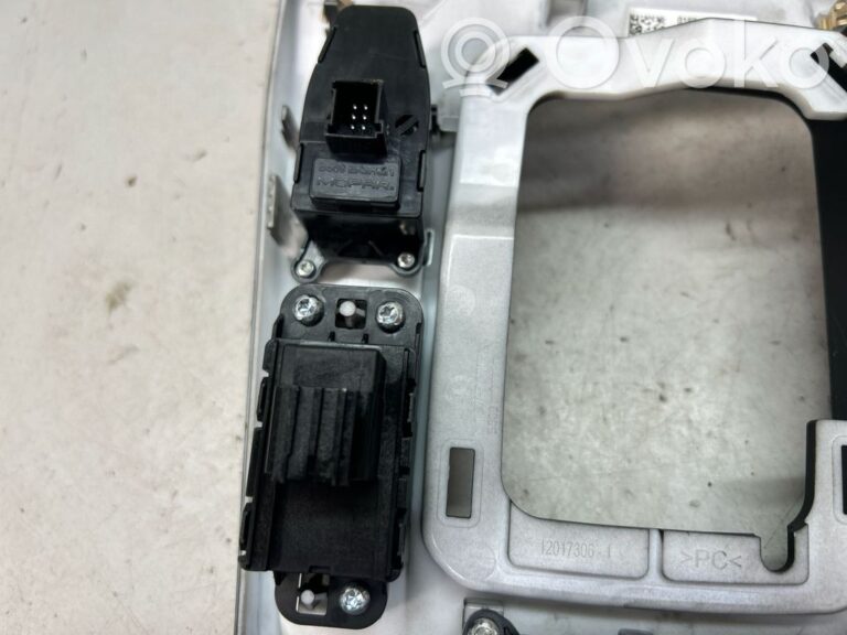 22b111bc6fcb7c13628a1ee11d3d44ff-08e55f35d910b8c390ece5255900f5c8_gear_shifter_surround_trim_plastic