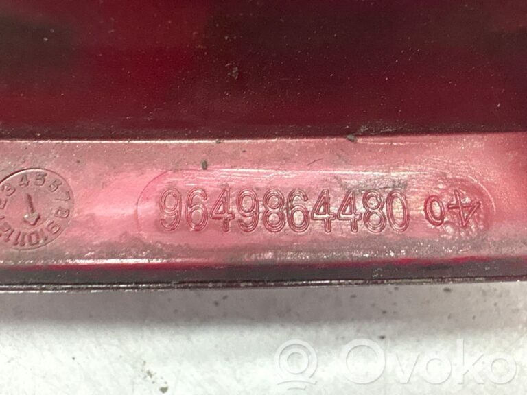 23972703b2198904e0299886804cfa15-bfe4d02f0d79b3eda8d47a9a662756c7_rear_tail_lights