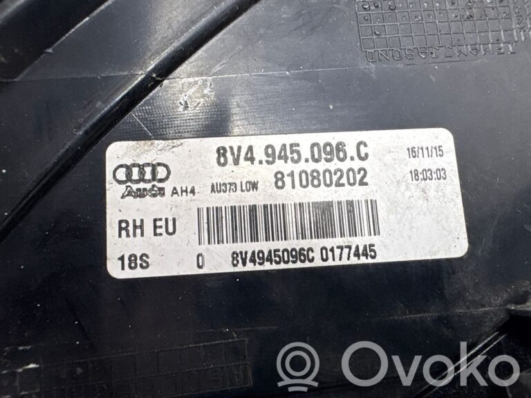 23e1979d60c0aeccae323211aa3c43e7-8e21b2f5ee9d660fa8adfc75b6ef2192_rear_tail_lights