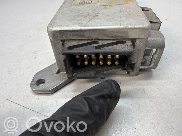 240752af03bb001404f82f05f38b0dcd-1a612f2cb88a99ca2387d2555d26a99e_sunroof_control_unit_module