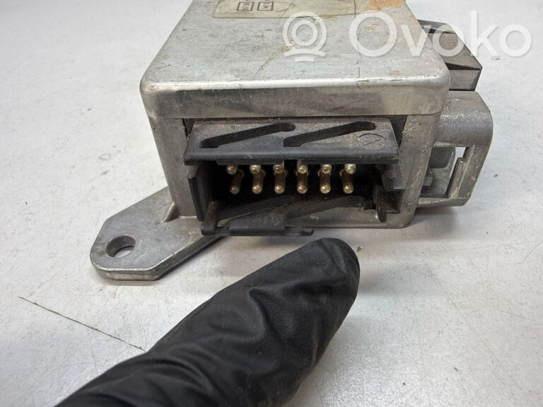 240752af03bb001404f82f05f38b0dcd-1a612f2cb88a99ca2387d2555d26a99e_sunroof_control_unit_module