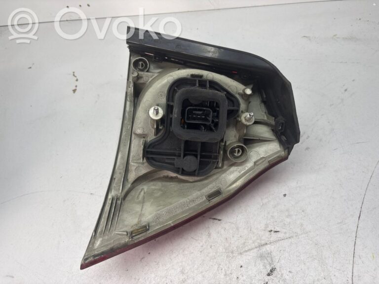 24635d6b3297d5ef7e5f40998f0d33bf-d1e3767cf3cdde862413a88dfe9852b9_rear_tail_lights