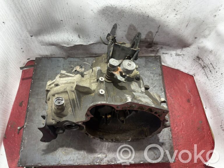 24ac6cae80594b875f75cc1ba5557cea-6590b61d81b9176cb64e2e337b7ed8d7_manual_5_speed_gearbox