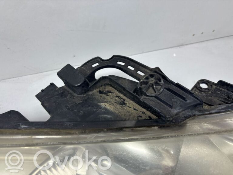 259fa8c92e5f204180e3319dd9c44bc5-8e79246e9117791758277e0d2f536c74_headlight_headlamp
