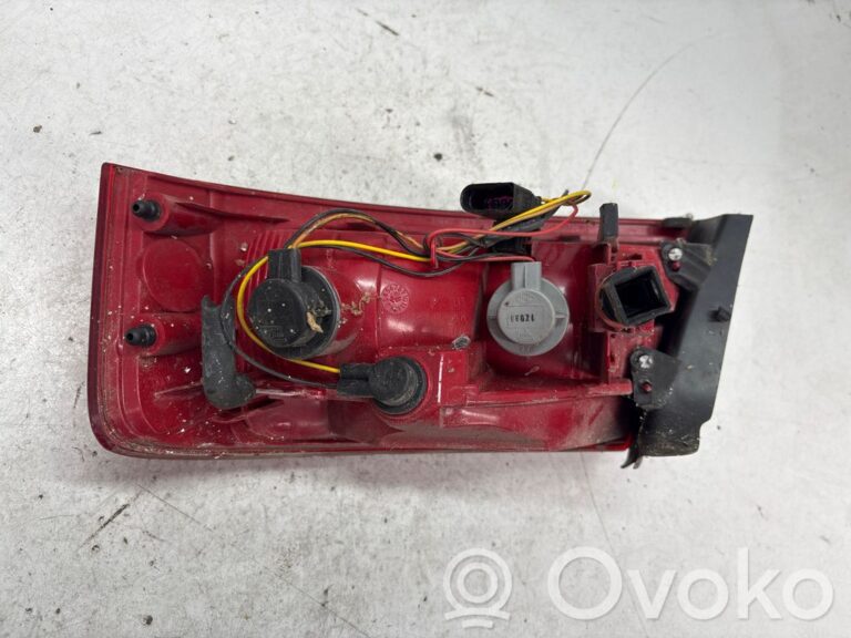 25e018fe6d1b9533d1b4be9157c3c814-dbabe133e3a31dfe5211a051c3ef5a79_rear_tail_lights