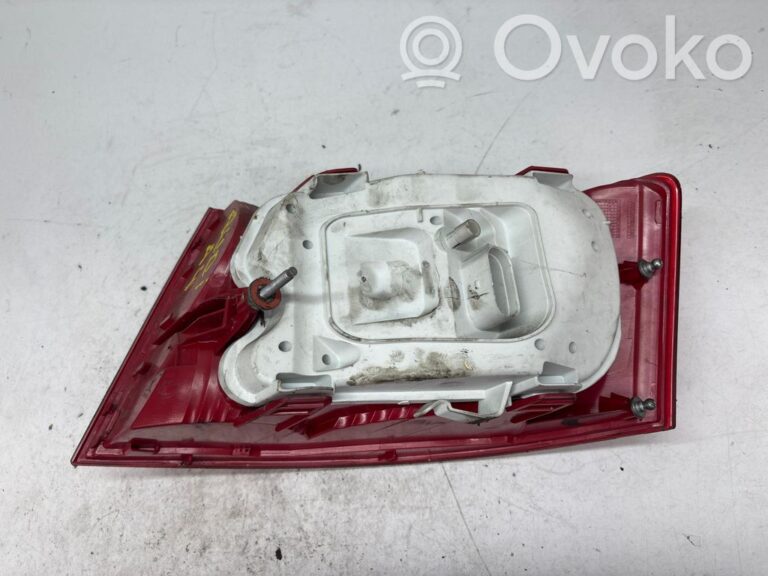 26464d1859025bf8620549b75a5b5d39-5dccd11aefdeb3843b981c3528277ebd_rear_tail_lights