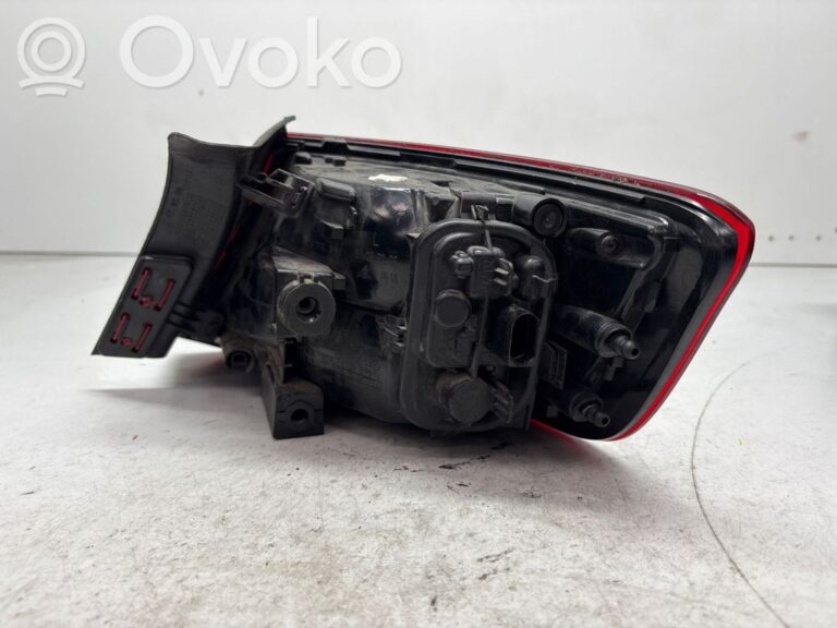 2664daaab81109b94d11243e79ffa2a9-540a88e1ff7f8f6ce8e837d07d99d4a6_rear_tail_lights