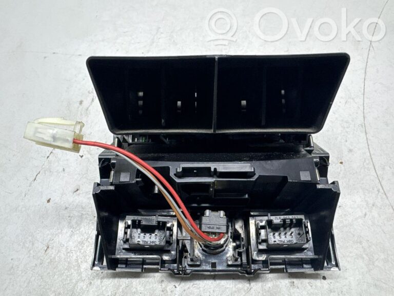 2674312ba04fe32744ec1b3dded6efcd-572775e4ab1b973c9f0605f9101e89b6_rear_air_vent_grill