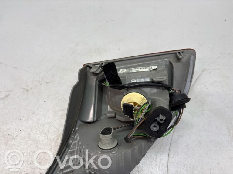 26f03505c677984622e5a1c66e799698-ccaca411e8203e5677a530ac96ab22a4_tailgate_rear_tail_lights