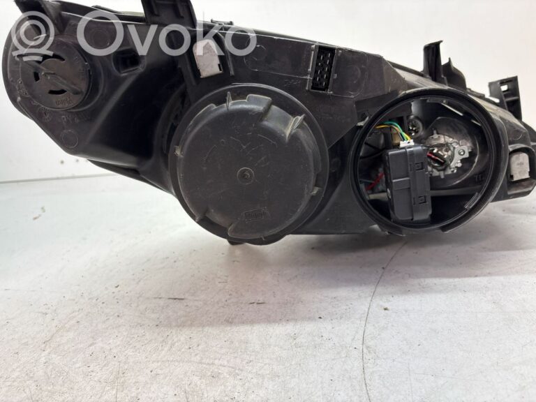 26fe0e20a569b874bdf4a9f87b0b5486-3b001169b1db3a28d40cc57c629766b8_headlight_headlamp