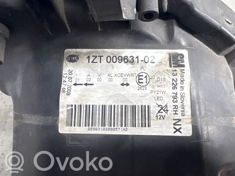 277680fdf4a81d7e0443e210ebf338d4-652cba0aae756f03f85f94fb016642a3_headlight_headlamp