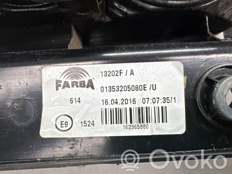 28883fd665bde396e3a2c86a6b62f65f-9cfcaa69bb591ba71f658c62ea68c095_rear_tail_lights