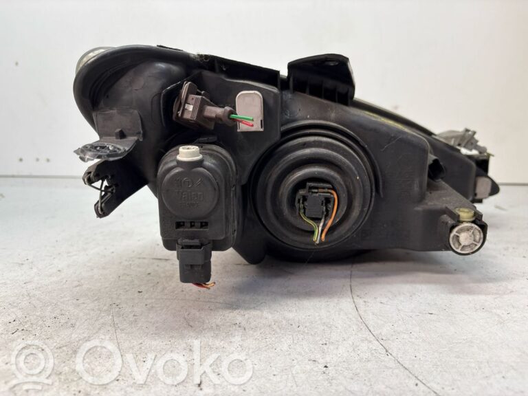 28a6fb2eee92848a9353013f201cf46a-d32608d343707e42f4f93f6d480b5e0f_headlight_headlamp