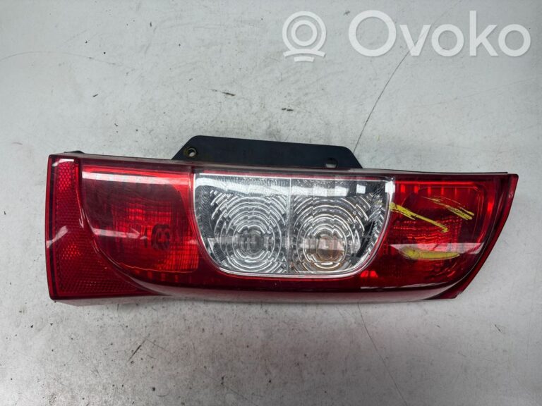28ee5f749d913ab410f0c5470844b753-69f58b4becd04924ebf35d16a62c871e_rear_tail_lights