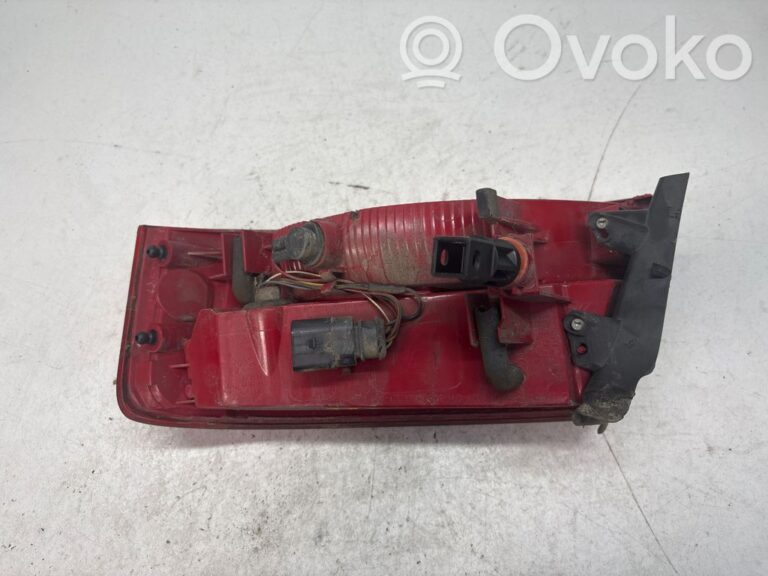 29f31d7fc169c56ca1952776d6d134c5-d0dbf863b8bd66526972a12f03731a4d_rear_tail_lights