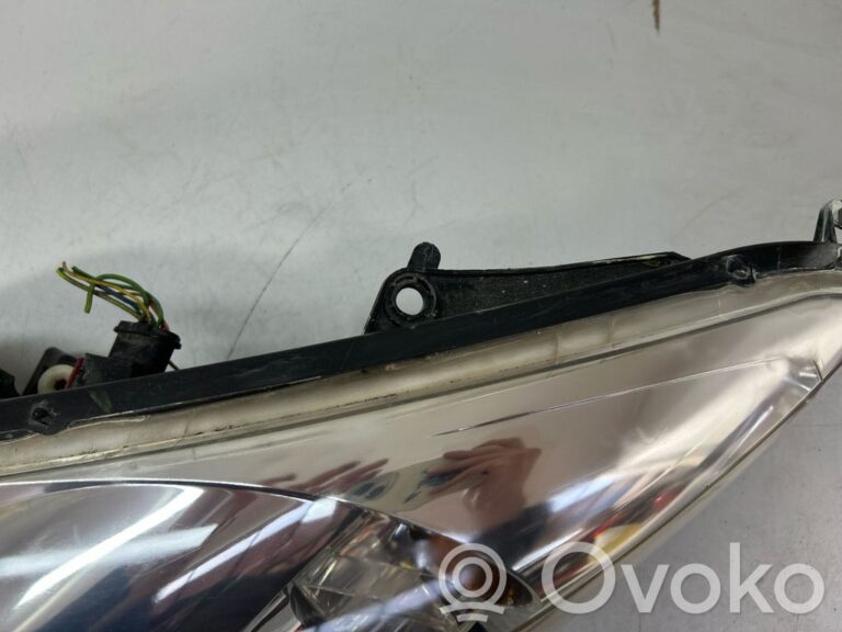 2a6110fd119e428080371da73aeffac3-76fa318f2396e9bee7e4c70300110f44_headlight_headlamp